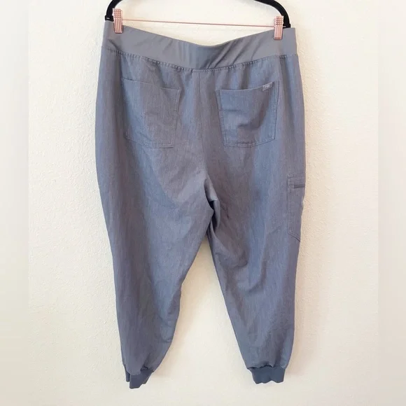 FIGS High Waisted Zamora
Tech Jogger Scrub
Pants Graphite Size XXL/P or 2XL P - Picture 5 of 16